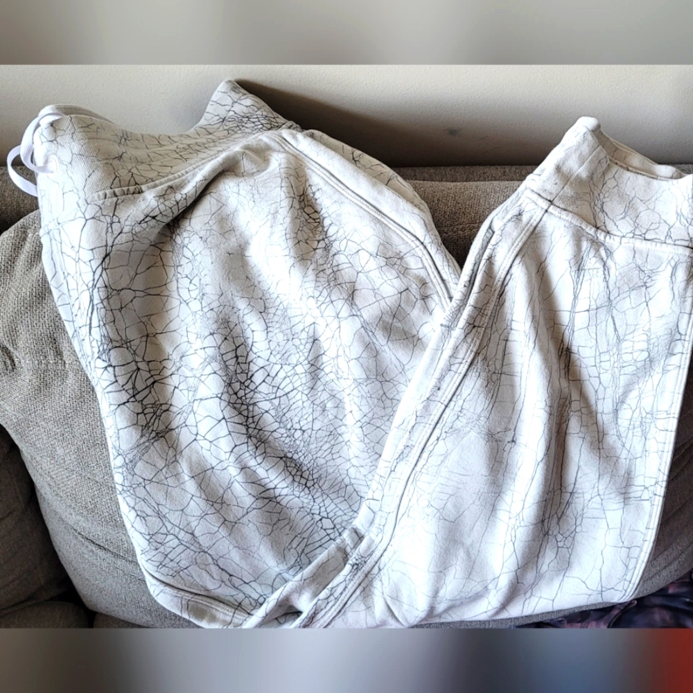 Lululemon white grey joggers 14